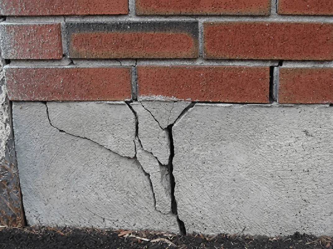 Concrete foundation with serious structural damage in Chicago, IL